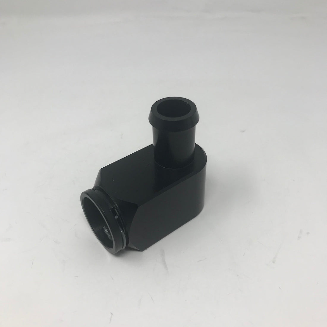 90 Degree 3/4 Male Barb to 3/4 Female GM Quick Connect Fitting