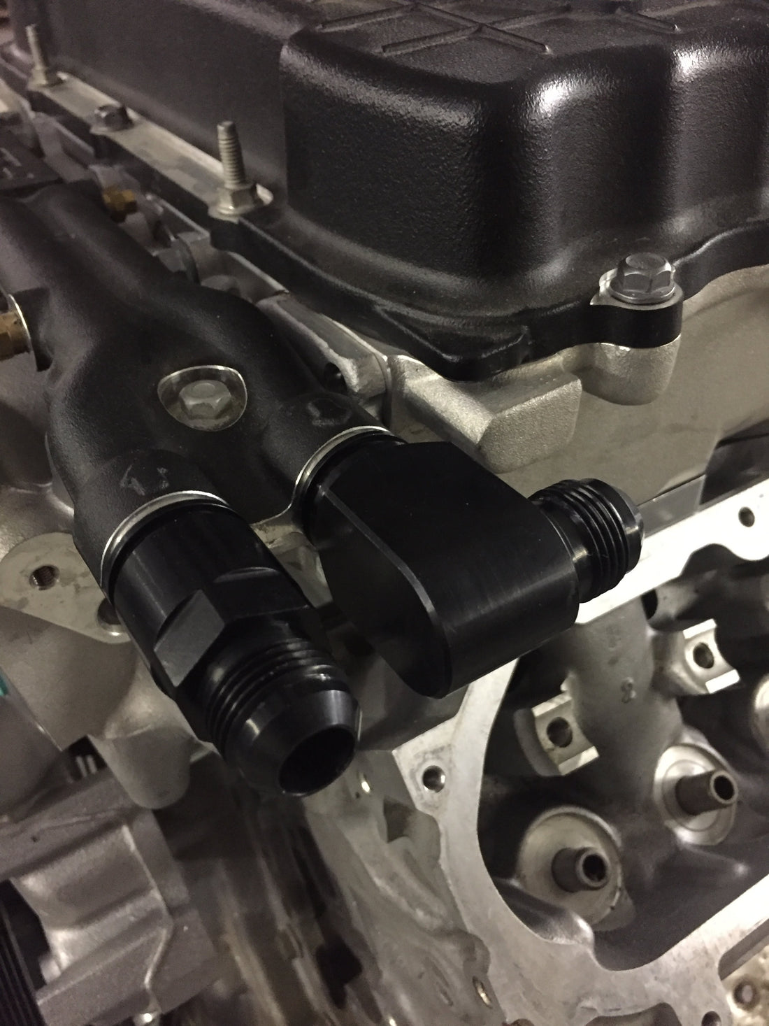 90 Degree -10AN Male to 5/8 Female GM Quick Connect LSA/ZL1/LT4 Supercharger Intercooler Fitting
